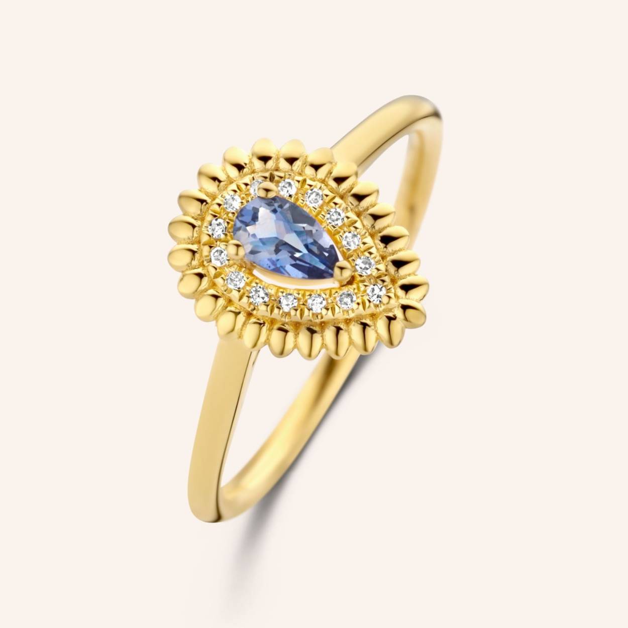 A modern edit of the late princess Diana’s iconic engagement ring, as seen now on Kate Middleton. A deep blue Iolite gemstone in a regal pear cut, graced with 15x glittering white diamonds and holly-like spiked tips. There’s no doubt about it, this statement ring will never fail to stand the test of time and style.




Ref: M2301 | Ring | 925 Sterling Silver | 12.00 x 9.40 x 1.40 mm | Blue Iolite: 1pc , White Diamond: 15pc