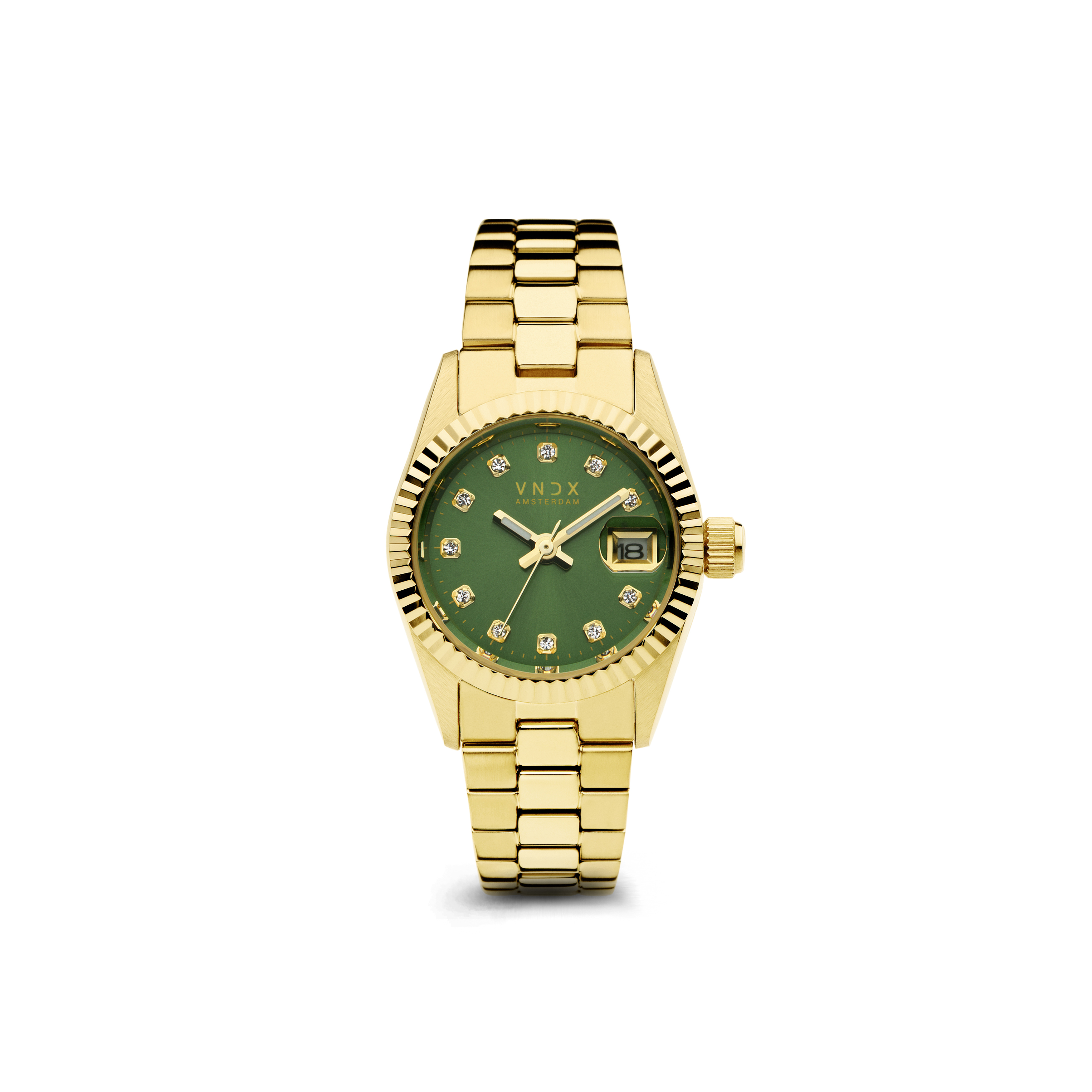 De Dare Devil XS Goud Groen, het meest gedetailleerde horloge van VNDX Amsterdam. Haar subtiele kast van 26 mm maakt haar een perfect accessoire om te combineren met je favoriete sieraden. Haar elegante gouden schakelband zorgt ervoor dat je Dare Devil eenvoudig op maat te maken is. 

De schitterende groene wijzerplaat sprankelt net als jij, de index van Swarovski steentjes laat je zien hoe GROOT, klein kan zijn! Naast de sprankelende Swarovski steentjes is de Dare Devil voorzien van een datumaanduiding, zo ben je nooit te laat voor een feestje, afspraak of deadline.

Ben jij graag actief in de nachtelijke uurtjes? Zelfs dan is de Dare Devil het perfecte horloge. Ze is voorzien van lichtgevende wijzers, dit zorgt voor een “Glow in the dark” effect. Zo zorgt je Dare Devil ervoor dat jij Never too late bent!

Wees jezelf, Creer je eigen stijl en kies je eigen pad! Just be a Dare Devil, It’s Never Too Late!