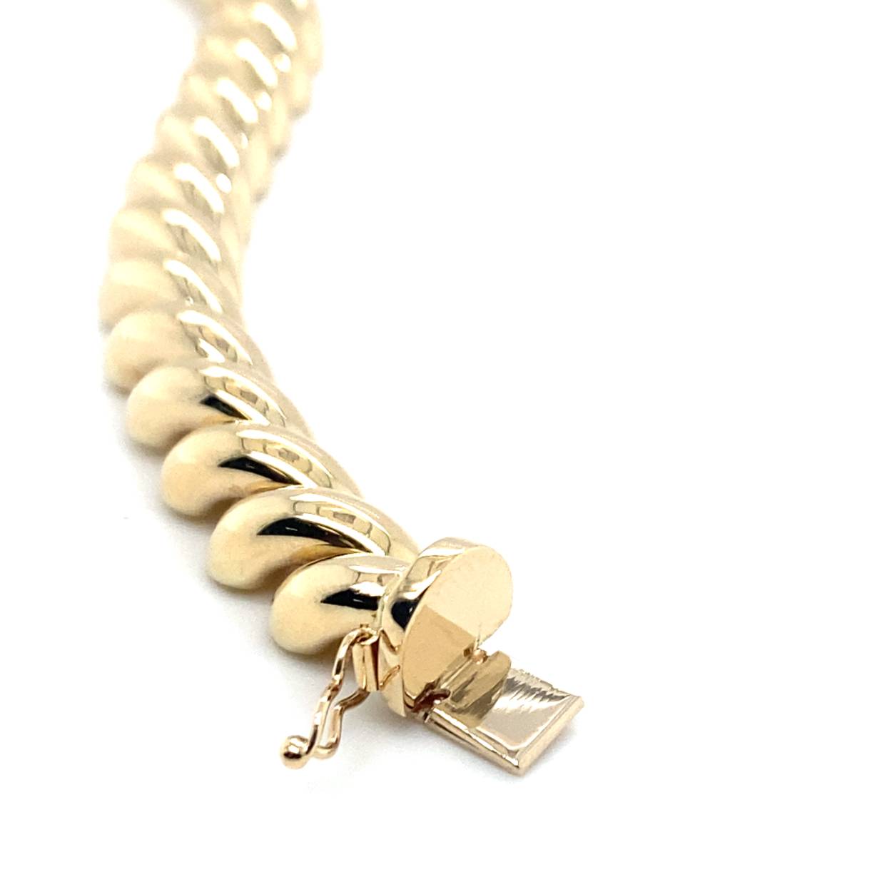 14k Geelgouden armband met een draaglengte van 19.5cm en een schakelbreedte van 9mm.