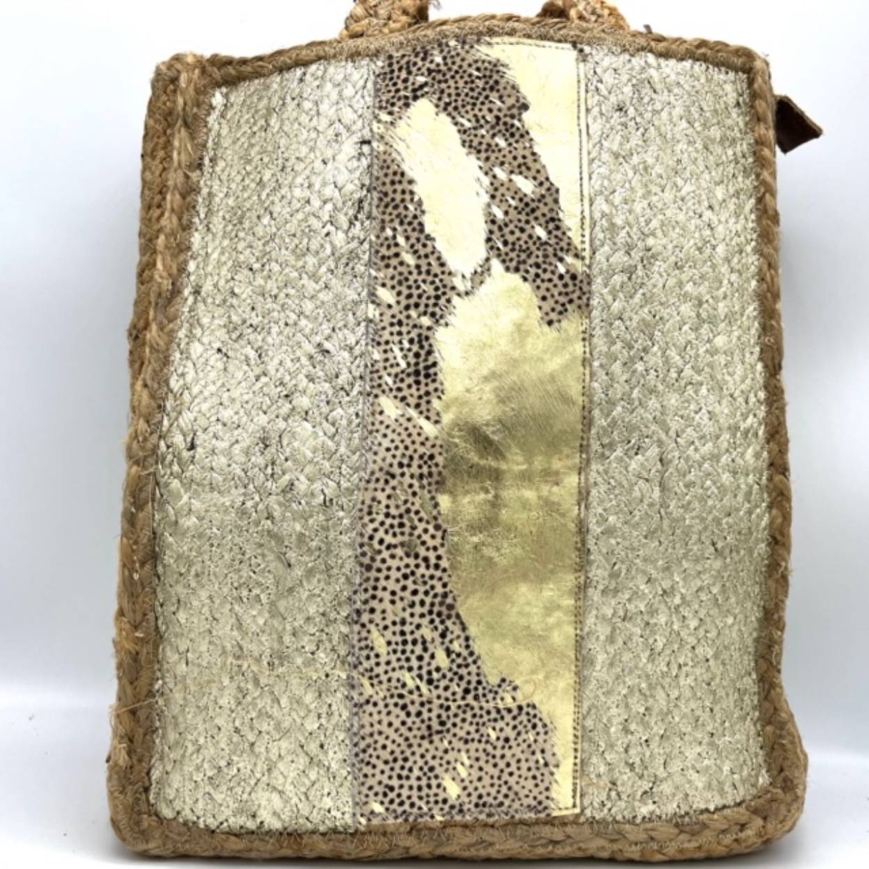 Afmetingen:
Hoogte 40cm x breed 35cm x diep 10cm