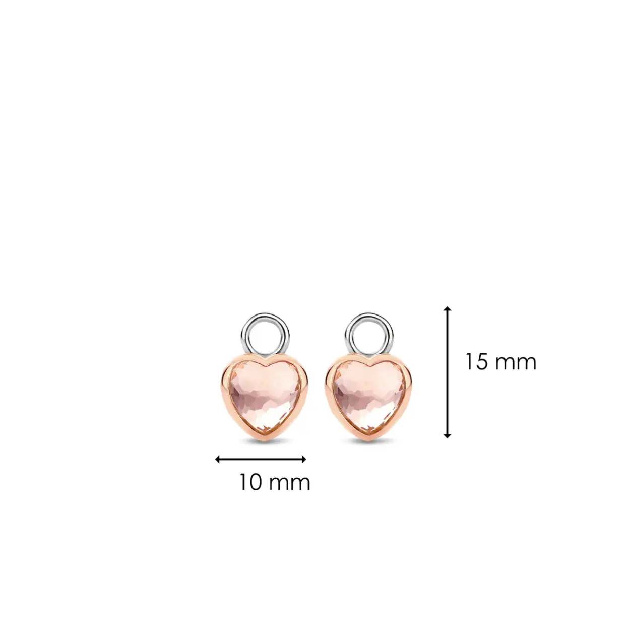 Deze roségoud vergulde TI SENTO - Milano zilveren oorbedels 9231NU hebben aan beide zijden een hartvormige steen in nude roze dat gezet is in een roségoud vergulde zetting. Door de speels geslepen stenen vangen de bedels meer licht, draag ze bij je, waar je ook naartoe gaat. Deze bedels zijn gemaakt van 925 sterling zilver.