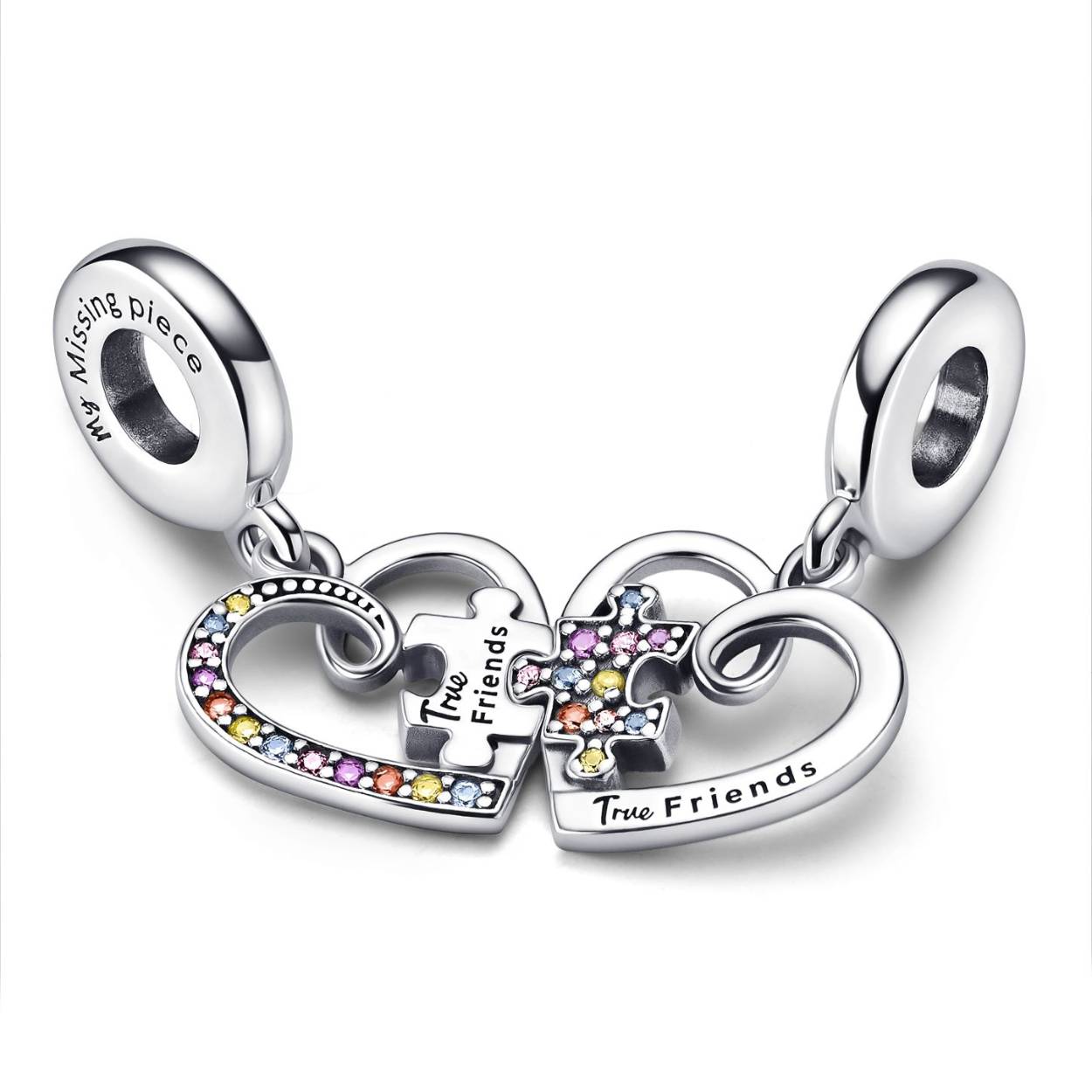 Deze charms van Pandora zijn perfect om de vriendschap te vieren tussen u en uw beste vriend(in). De puzzelstukjes aan de charms passen in elkaar. Aan de buitenkant van het hartje staat "True Friends" gegraveerd. Geef één van de charms aan uw beste vriendin, en hou de ander voor uzelf! 