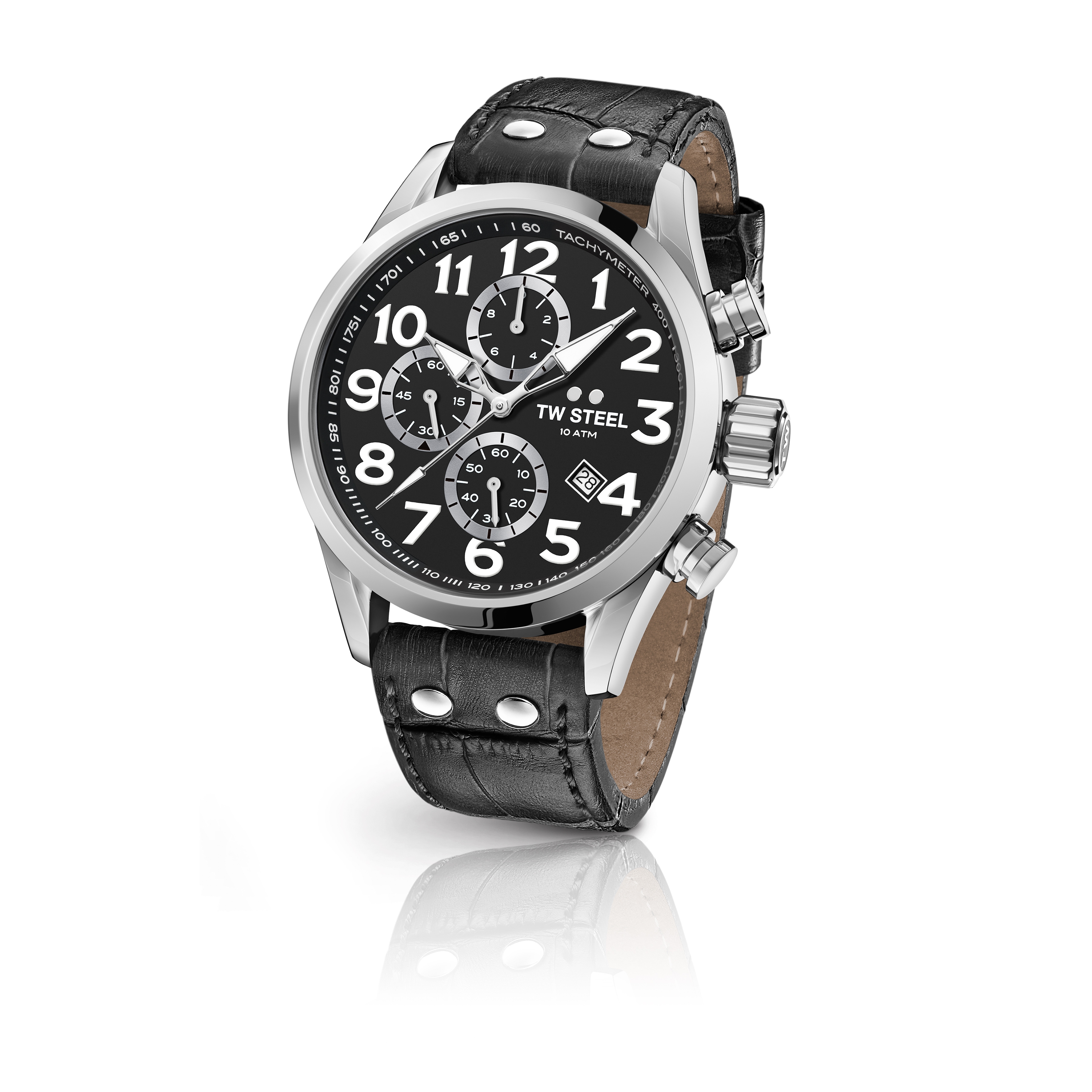 Dit Volante-model is geïnspireerd op de racewereld en heeft een 48mm stalen kast met een zwarte wijzerplaat, een chronograafuurwerk en een zwart lederen band van hoge kwaliteit.