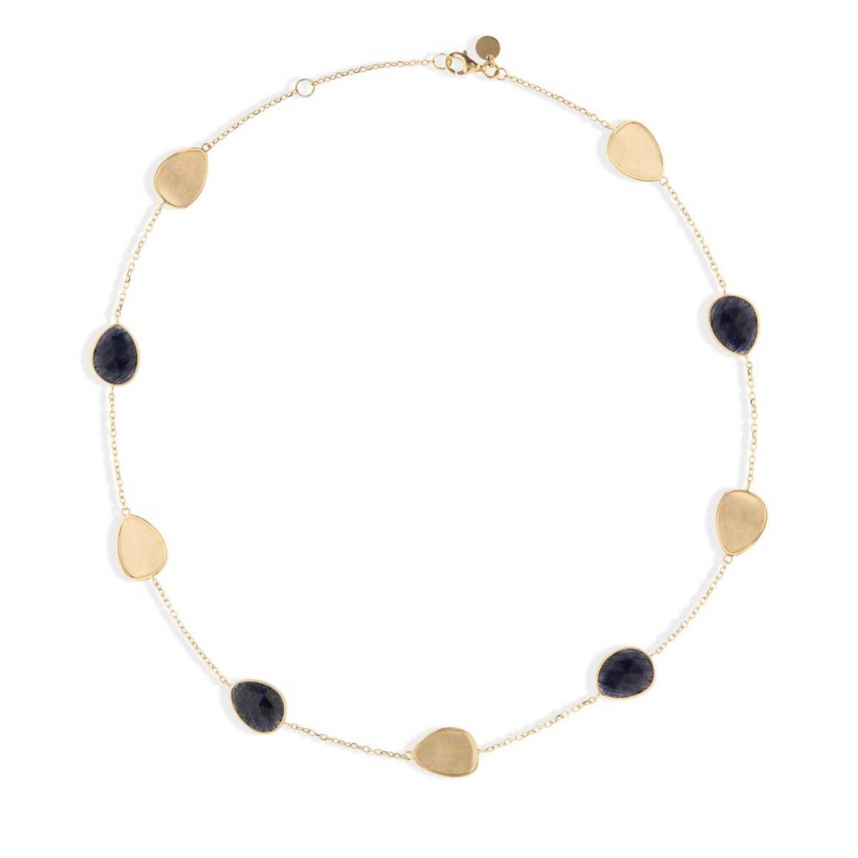 18 kt gouden collier van Italo Bottene
Dit collier bestaat uit mat gouden ovalen plaatjes en donkerblauwe quartz.
Lengte: 45 cm
Bijhorende oorbellen, armband en ring ook verkrijgbaar