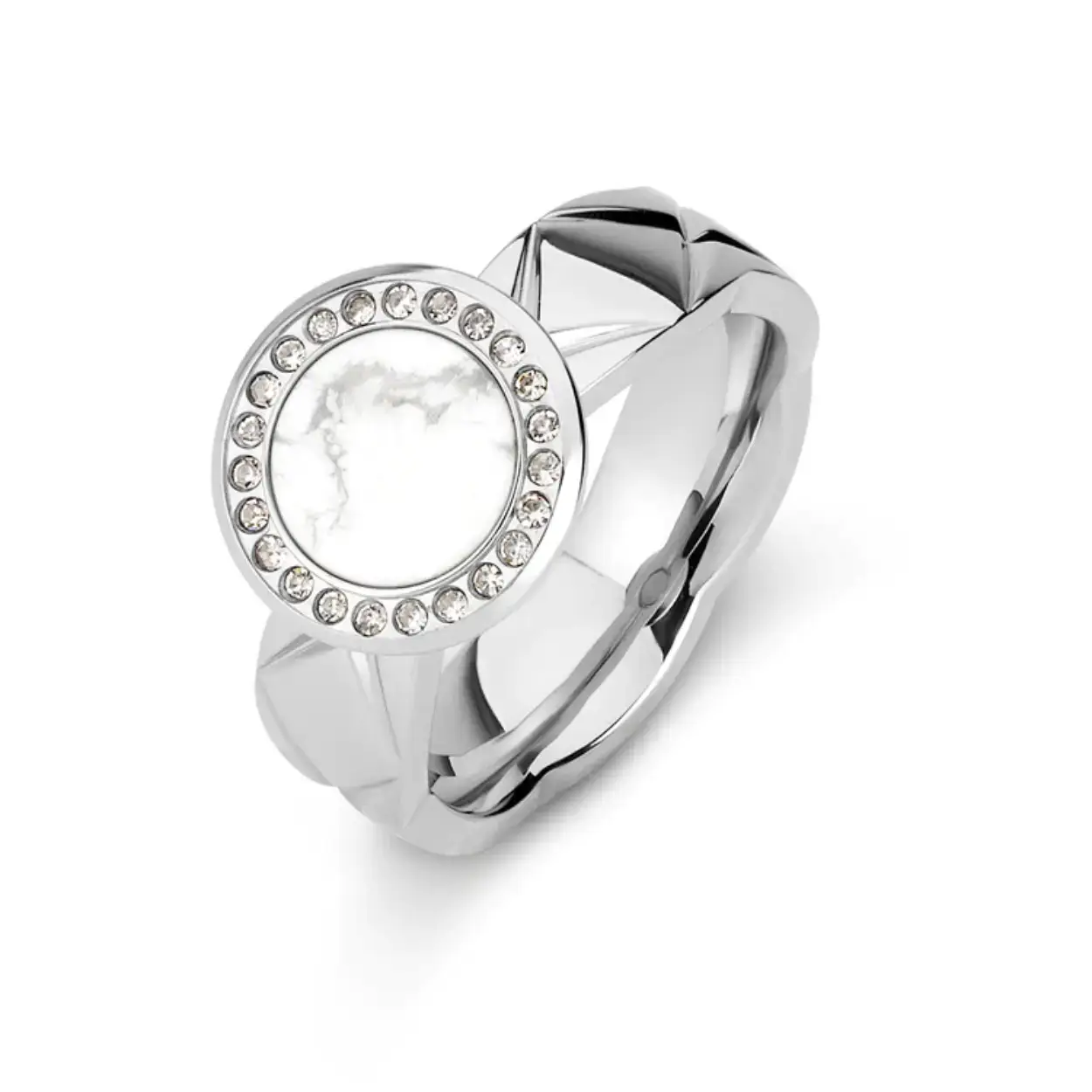 De Melano Vivid Vallée ring is voorzien van diepe graveringen, geïnspireerd door de woontrend van nu: gecapituleerde meubels. De ring is voorzien van zacht afgeronde randjes, waardoor de ring een vrouwelijke uitstraling heeft. De Vallée ring is 6 mm breed en is verkrijgbaar in een zilver-, rose goud- of goudkleurige plating.

Alle steentjes uit de Melano Vivid collectie zijn verwisselbaar en passen op alle Vivid sieraden.