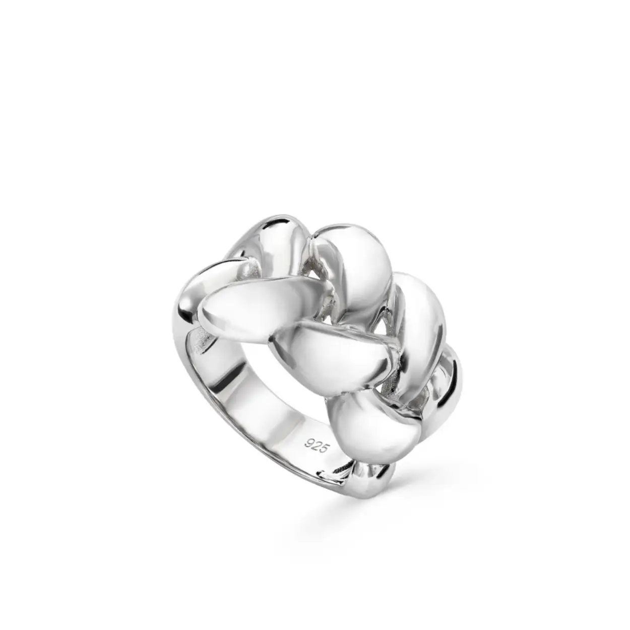 Wide intertwined design and smooth silver rings. The original design of this ring is perfect for your day to day and for your most special occasions; combine it with other jewelry from the same collection. 