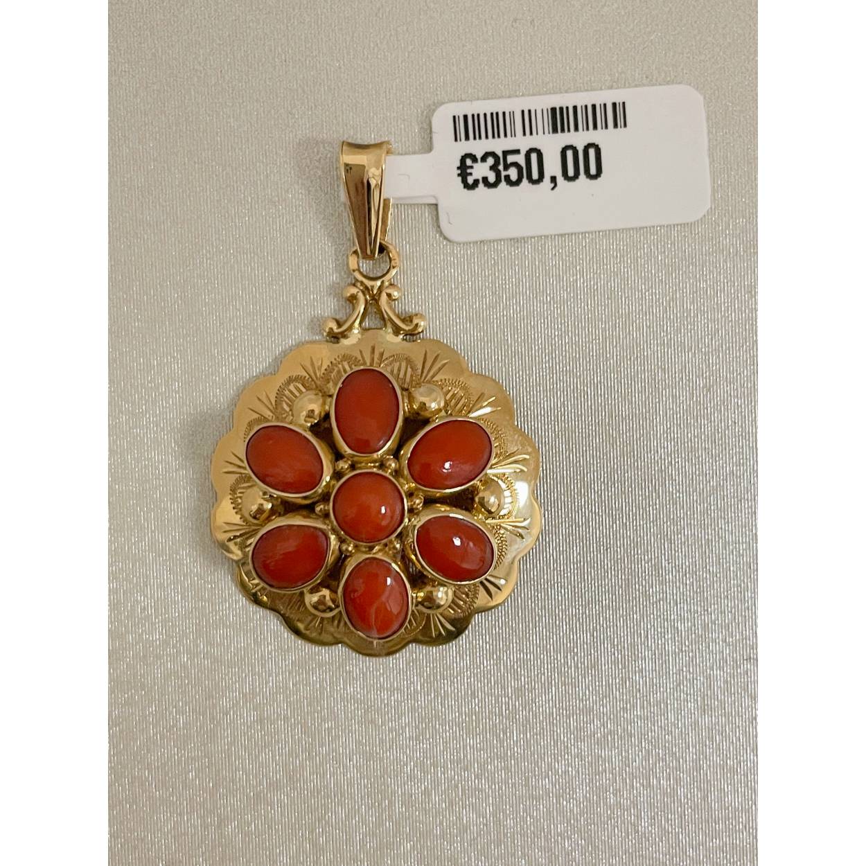 VINTAGE geelgouden hanger / bloedkoraal bloem