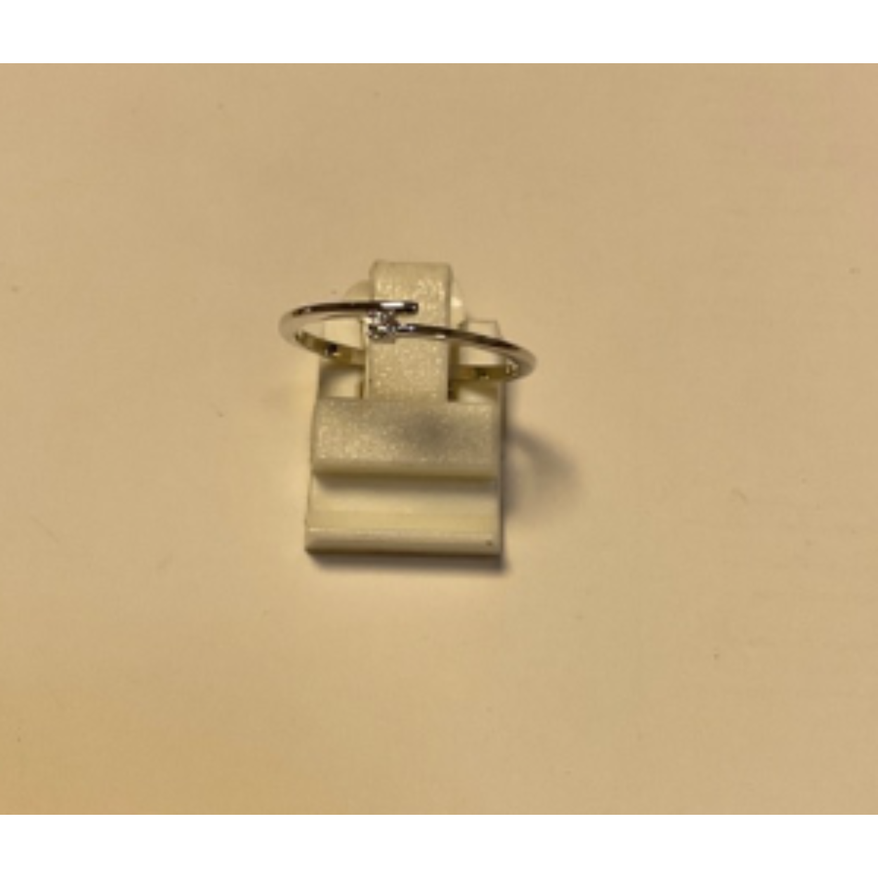 Wit gouden ring 0.03crt 