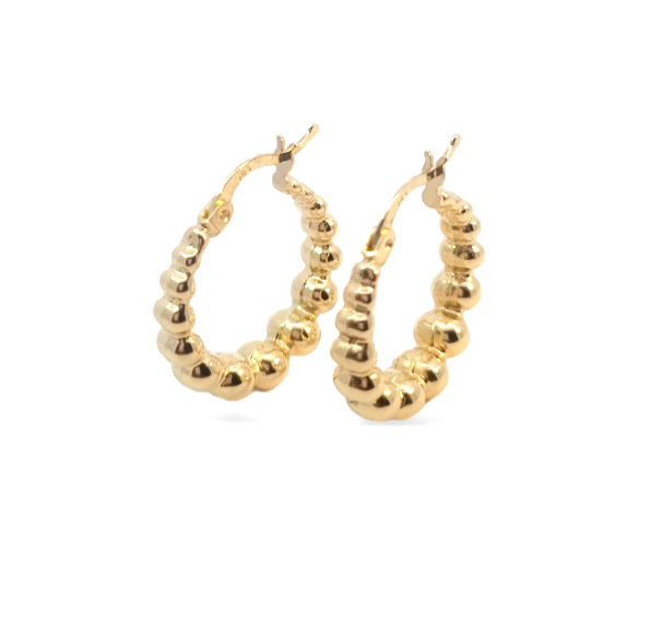 Deze oorringen van Louis Bros zijn vervaardigd uit 14 karaat geelgoud (2.75 gr.). De Oorsieraden hebben een diameter van 20.5 mm. Deze oorringen vrolijken iedere outfit op. En eindeloos te combineren met andere gouden sieraden. Deze oorringen is stijlvol en gemakkelijk te combineren. De sieraden vormen enerzijds een prachtige basis voor een minimalistische look, of kunnen anderzijds uitgebreid worden met verschillende type sieraden voor een rijke en of een feestelijke uitstraling.