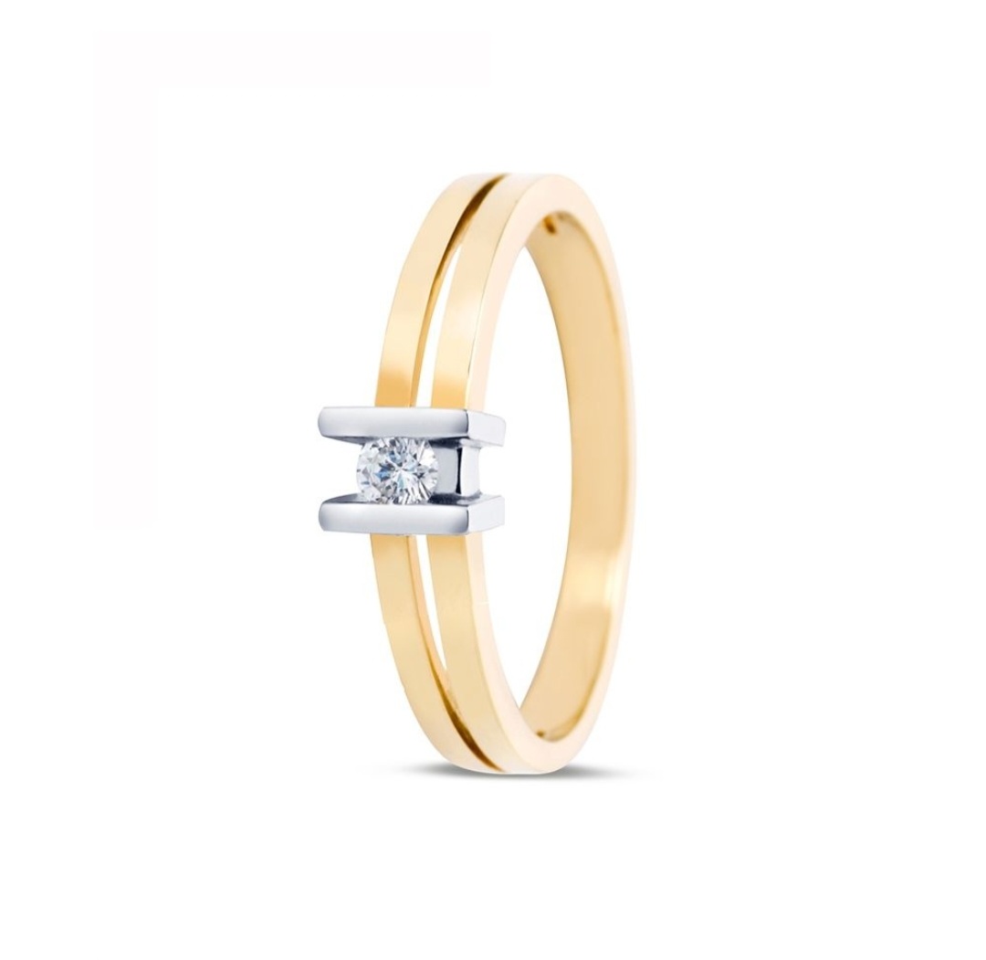 R&C Legacy Junior Collection Julie ring RIN0095S-55, bicolor 0.02ct P/W maat 55 Sinds 1947 maakt R&C diamanten sieraden. R&C is een familiebedrijf in zijn puurste vorm, inmiddels derde generatie en de passie voor dit bijzondere vak is alleen maar gegroeid. By R&C: Al onze sieraden worden gemaakt van goud en de allermooiste diamanten die wij kunnen vinden. Altijd handgemaakt in ons eigen Nederlandse atelier in Haarlem, door de allerbeste goudsmeden. Wij maken ieder sieraad uitsluitend op bestelling, daardoor is ieder sieraad uniek en speciaal voor de uiteindelijke draagster gemaakt. Wat wij creëren is: De natuur op haar allermooist.