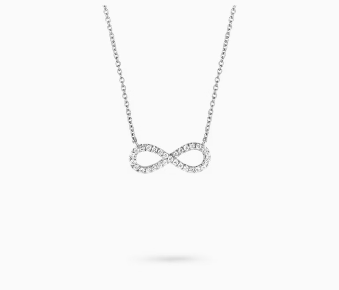 Dit collier van Louis Bros is vervaardigd uit 18 karaat witgoud (2.75 gr.) en is gezet met 28 briljant geslepen diamanten met een totaalgewicht van 0.10 ct.


Verkrijgbaar vanaf 0,05crt .
Leverbare goudkleuren: 14/18kts geelgoud, 14/18kts witgoud, 14/18kts roségoud en alle bicolor combinaties.