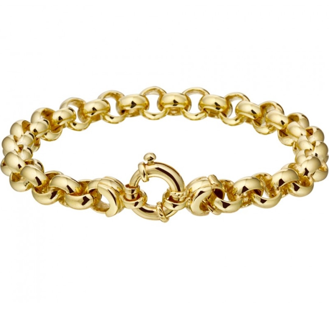 Deze jasseron armband van Louis Bros is vervaardigd uit 14 karaat geelgoud (11.55gr).De armband heeft een lengte van 20 cm. en een breedte van 6.86 mm. Deze tijdloze armband is stijlvol , eenvoudig en gemakkelijk te combineren . De siersden vormen enerzijds een prachtige basis voor een minimallistische look,of kunnen anderzijds uitgebreid worden met verschillende type sieraden voor een rijke en of een feestelijke uitstraling.