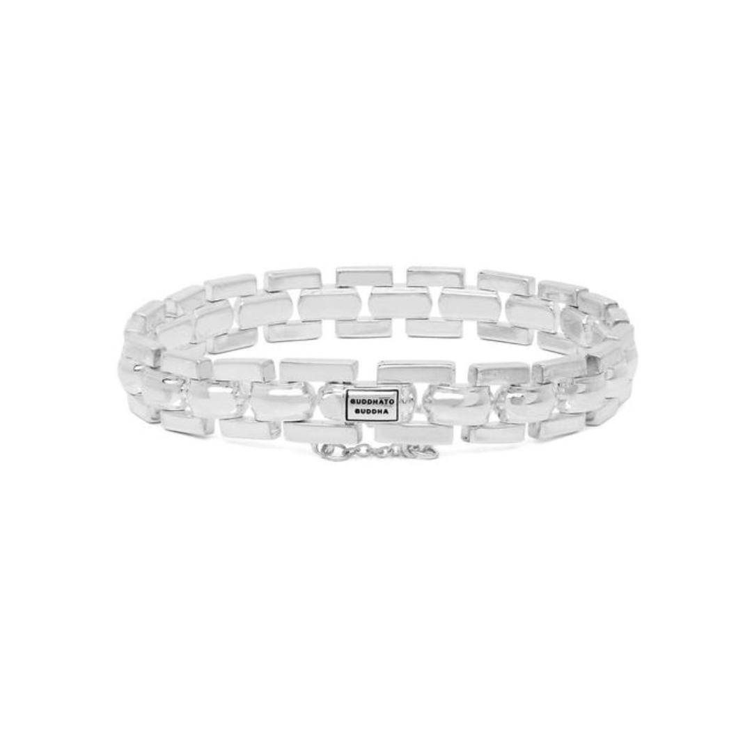 We gaan terug naar onze roots met deze Batul Mini armband! De allereerste schakel “Batul” uit de Heritage collectie is opnieuw uitgevonden en verfijnder gemaakt. Deze stoere armband is afgeleid van de Batul schakel armband. Handgemaakt van sterling zilver 925 en tijdloos zoals alle items uit onze collectie.
De ARMBAND is in meerdere lengtes verkrijgbaar.