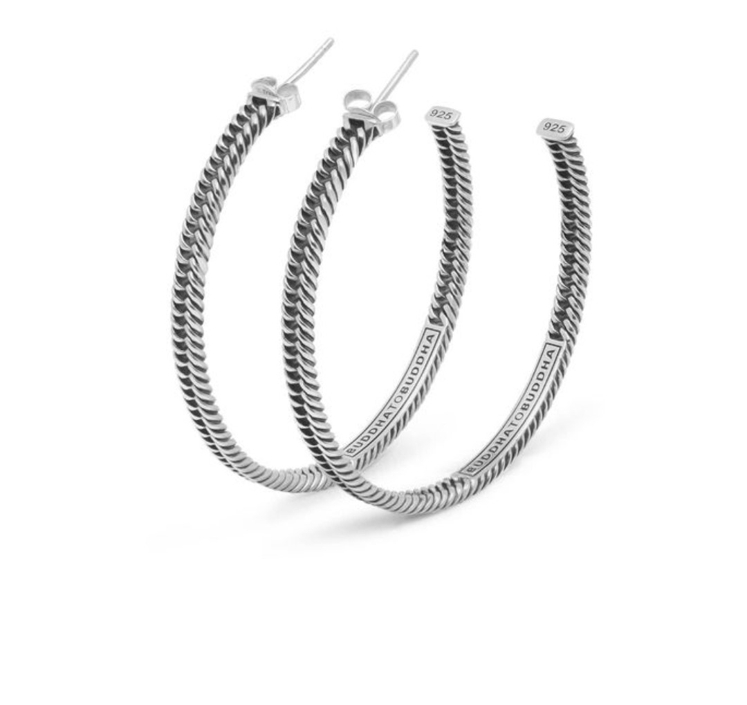 Deze prachtige zilveren oorringen zijn gebaseerd op de populaire Chain-schakel. Grote ronde hoops, die echt een stijl statement maken!