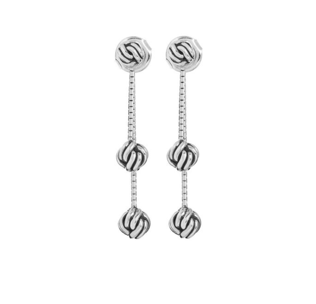 The Refined collection has a refined and elegant style and is now enriched with sterling silver ear hangers! Do you like to mix and match? These triple drop ear hangers are playful in the way you can wear them; as an ear stud or as an ear hanger. You can create an entirely new look every day. The distinctive and well-known silver Katja design is now integrated in a beautiful Refined earring and makes a bold yet sophisticated statement.