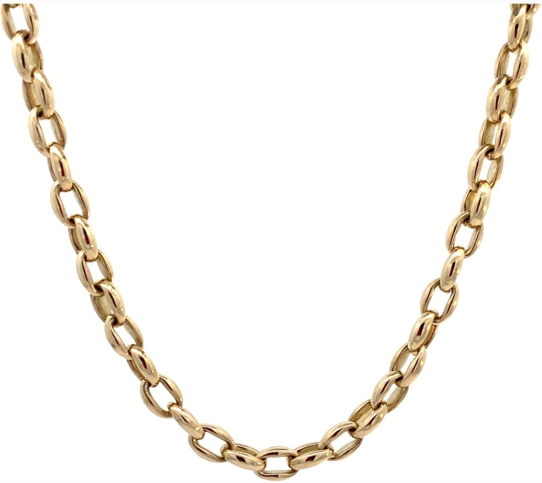 Deze geelgouden collier van Monzario is een prachtig staaltje vakmanschap, met de hand gemaakt om een tijdloze en elegante uitstraling te bieden. Elk onderdeel van dit collier is met uiterste zorg vervaardigd, waardoor een meesterwerk ontstaat dat de schoonheid van geelgoud op zijn best laat zien. De fijne details en de schitterende glans maken dit collier tot een schitterend accent voor elke hals. Of het nu gedragen wordt voor een speciale gelegenheid of als een alledaags statement, dit geelgouden collier van Monzario belichaamt verfijning en klasse op zijn best.
Verkrijgbaar vanaf 40 cm.