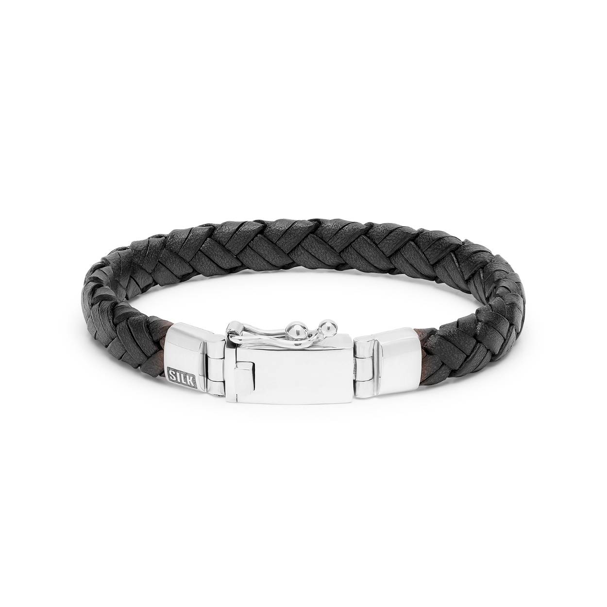 Deze prachtige leren armband met een zilveren slot van het merk SILK komt uit de Double Fox lijn. De armband is in meerdere maten beschikbaar.