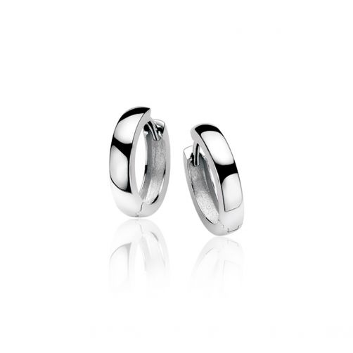ZINZI zilveren oorringen met luxe scharniersluiting. De oorringen zijn 15mm x 3mm groot. Ideaal te combineren met Zinzi oorbedels. De oorringen zijn vervaardigd van eerste gehalte zilver (925) en voorzien van een rodiumlaag voor een extra langdurige glans.